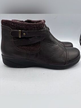 Clarks Cheyn Kisha Zip Ankle Boots 7.5 Brown Leather Burgundy Knit Cuff Comfort